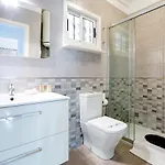 206 Angeles Apartment